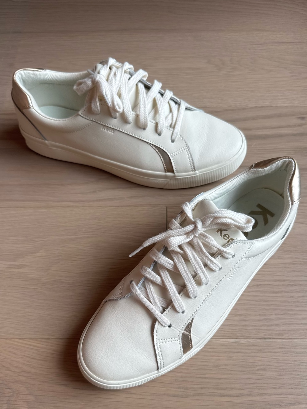Keds Pursuit Leather Off-White and Gold Low-Top Lace-Up Sneakers Size 9.5